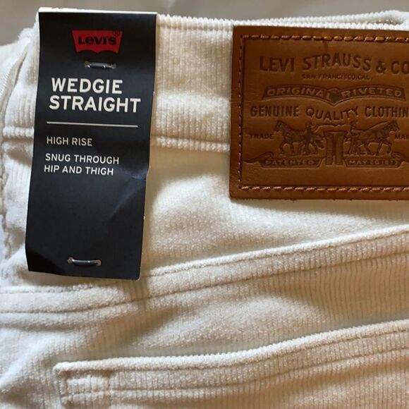 LEVI’S PREMIUM “Wedgie Straight” High Rise Cords - Picture 4 of 6